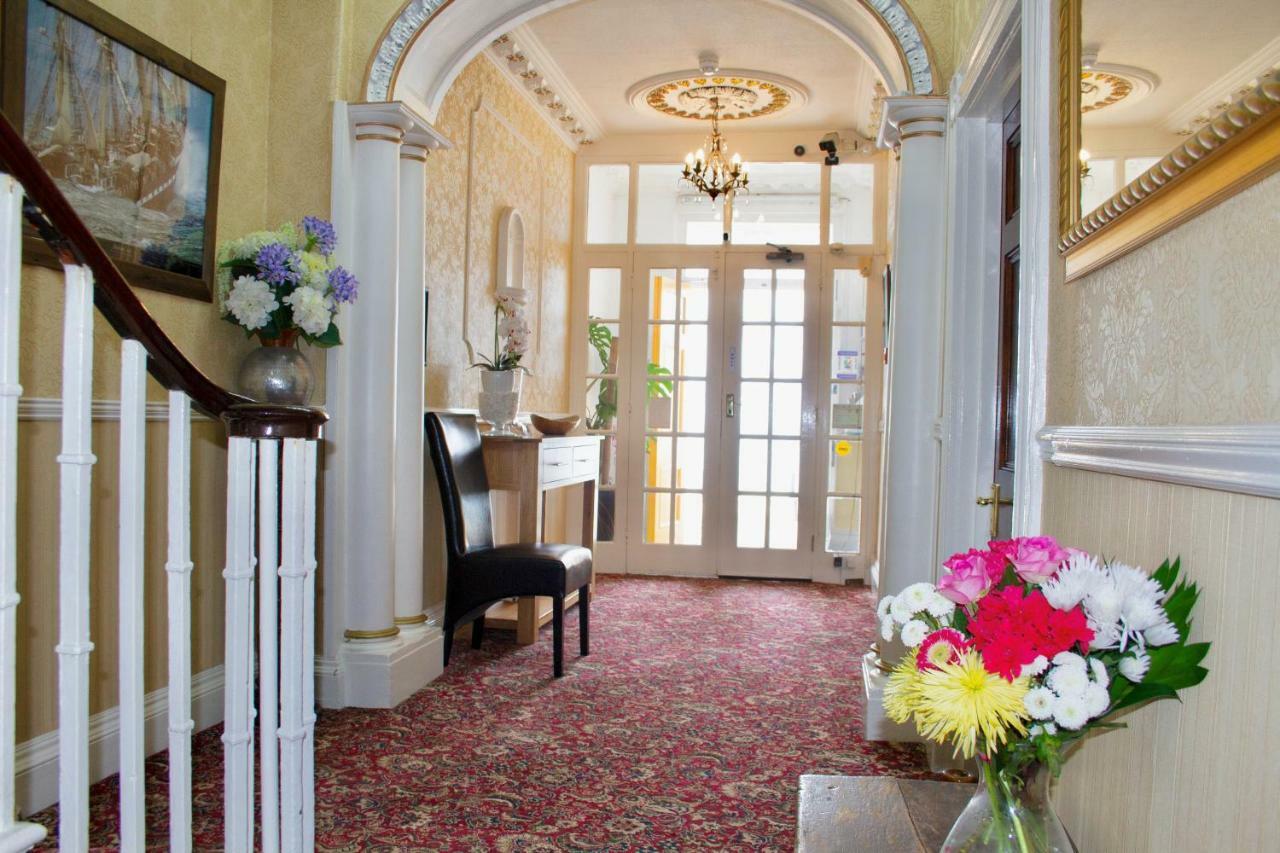 Helmsman Guesthouse Абериствіт Екстер'єр фото